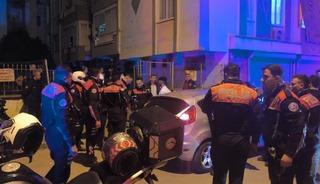 Komşuların tartışması silahlı kavgaya d&ouml;n&uuml;şt&uuml;: 2 yaralı