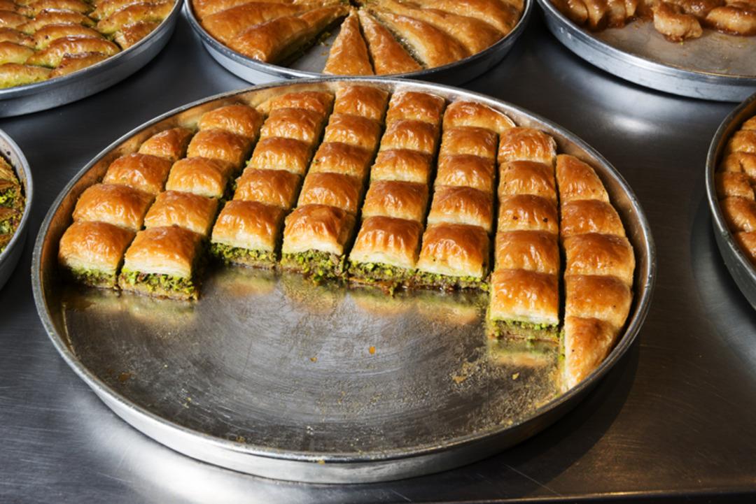 40 yıllık baklava ustasından p&uuml;f noktaları: Bu hata baklavayı hamur yapıyor 2