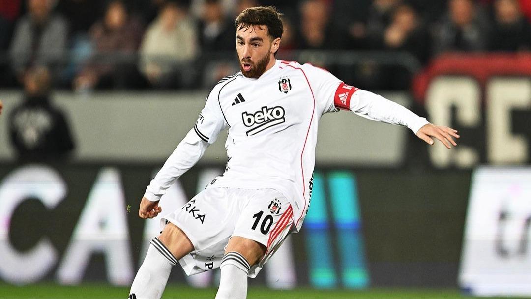 Hakan &Ccedil;alhanoğlu gidiyor! Veliahtı T&uuml;rkiye den geliyor: T&uuml;rk Milli Takımının iki yıldızı yer değiştiriyor 1