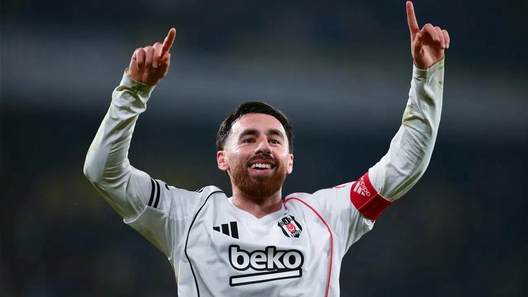 Hakan &Ccedil;alhanoğlu gidiyor! Veliahtı T&uuml;rkiye den geliyor: T&uuml;rk Milli Takımının iki yıldızı yer değiştiriyor 2