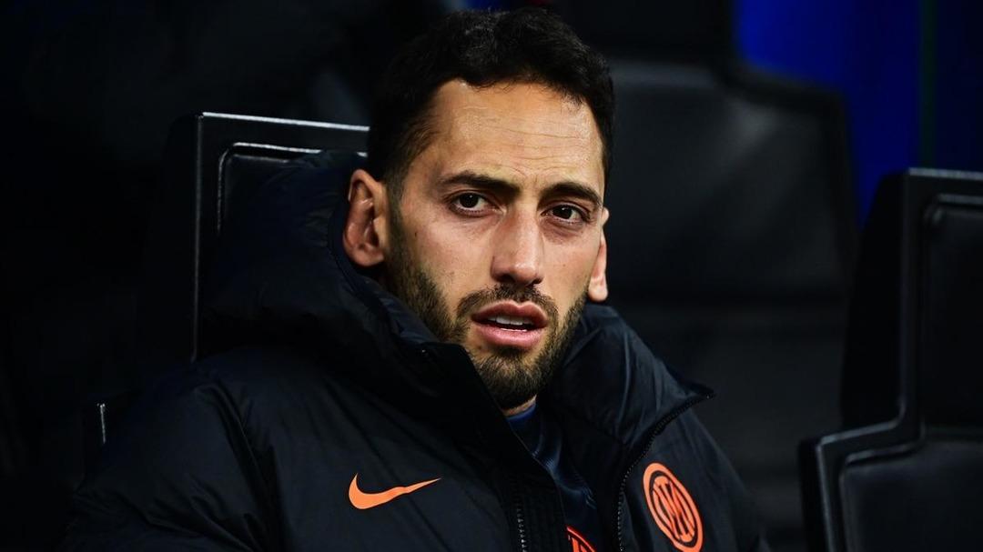 Hakan &Ccedil;alhanoğlu gidiyor! Veliahtı T&uuml;rkiye den geliyor: T&uuml;rk Milli Takımının iki yıldızı yer değiştiriyor 3