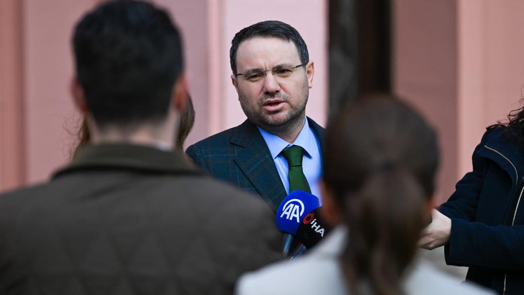 Akın G&uuml;rlek, &Ouml;zg&uuml;r &Ouml;zel e mal varlığını a&ccedil;ıklayarak yanıt verdi! G&uuml;ndem olacak Muhittin B&ouml;cek &ccedil;ıkışı 4