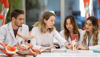 '&Uuml;niversitelerde geleceğin yetkinliklerine uygun eğitim modeli yaygınlaşıyor'