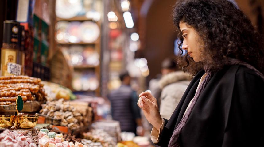 Bayramda &ccedil;ikolata ve şeker alışverişinde dikkat! Uzman isim uyardı: 'Uzak durun'