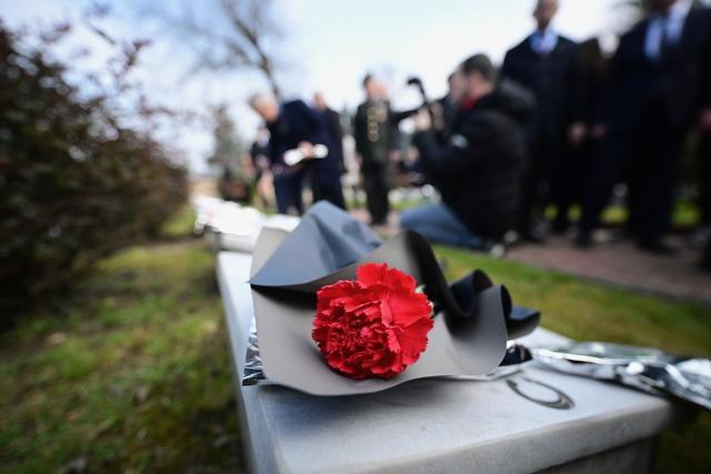 Sakarya ve &ccedil;evre illerde &Ccedil;anakkale Deniz Zaferi nin 111. yılı dolayısıyla t&ouml;renler d&uuml;zenlendi 33