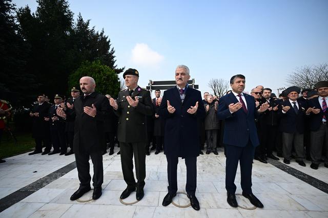 Sakarya ve &ccedil;evre illerde &Ccedil;anakkale Deniz Zaferi nin 111. yılı dolayısıyla t&ouml;renler d&uuml;zenlendi 30