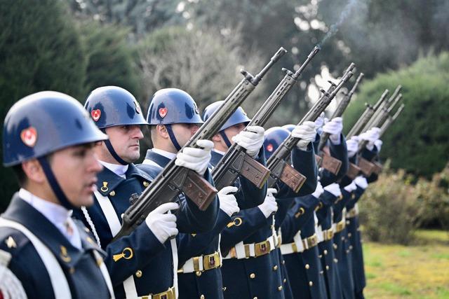 Sakarya ve &ccedil;evre illerde &Ccedil;anakkale Deniz Zaferi nin 111. yılı dolayısıyla t&ouml;renler d&uuml;zenlendi 27