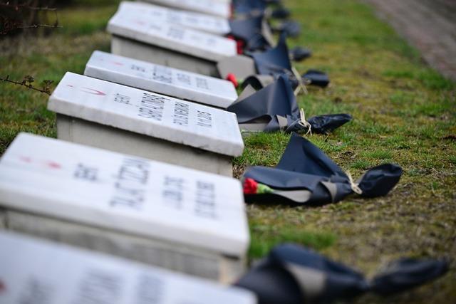 Sakarya ve &ccedil;evre illerde &Ccedil;anakkale Deniz Zaferi nin 111. yılı dolayısıyla t&ouml;renler d&uuml;zenlendi 26