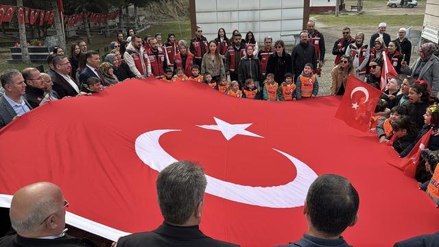 Sakarya ve &ccedil;evre illerde &Ccedil;anakkale Deniz Zaferi nin 111. yılı dolayısıyla t&ouml;renler d&uuml;zenlendi 22