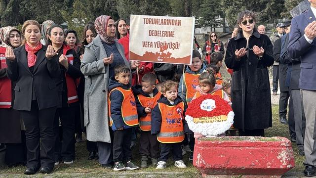Sakarya ve &ccedil;evre illerde &Ccedil;anakkale Deniz Zaferi nin 111. yılı dolayısıyla t&ouml;renler d&uuml;zenlendi 17