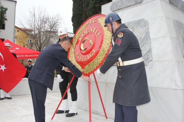 Sakarya ve &ccedil;evre illerde &Ccedil;anakkale Deniz Zaferi nin 111. yılı dolayısıyla t&ouml;renler d&uuml;zenlendi 10