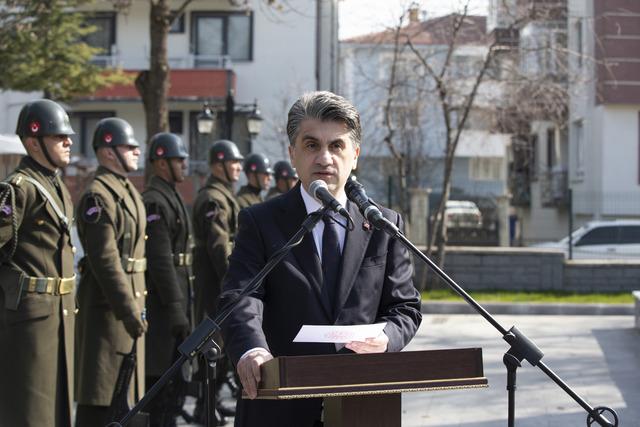 Sakarya ve &ccedil;evre illerde &Ccedil;anakkale Deniz Zaferi nin 111. yılı dolayısıyla t&ouml;renler d&uuml;zenlendi 8