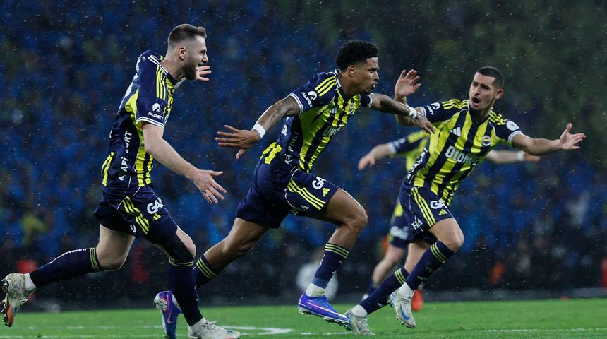 Fenerbah&ccedil;e'ye sakatlık şoku! "Kısmi yırtık tespit edildi"