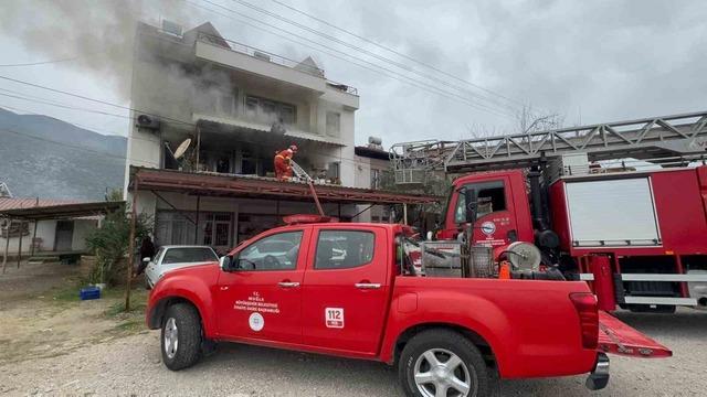 Fethiye&rsquo;de ev yangını 4