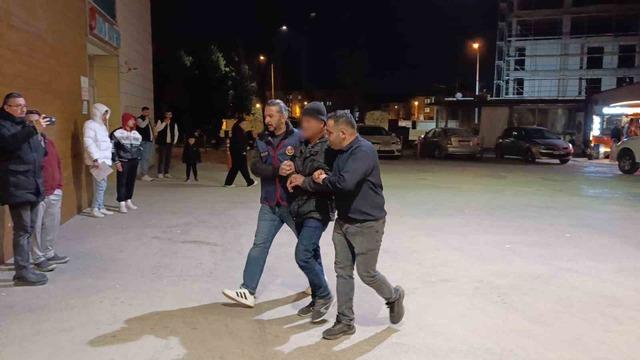 Bursa&rsquo;da 15 yıl hapis cezası bulunan firari dolmuşta yakalandı 1