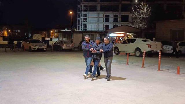 Bursa’da 15 yıl hapis cezası bulunan firari dolmuşta yakalandı