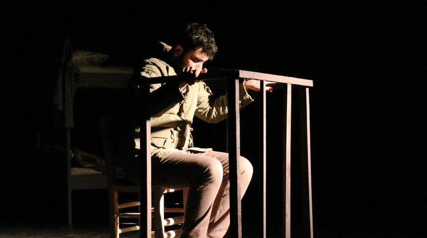 Van&rsquo;da &ldquo;Bir İshak&rsquo;sın bir Cemil&rdquo; oyunu