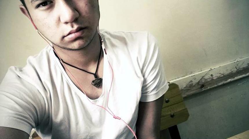 Motosikleti kasksız ve ehliyetsiz kullanan liseli &ccedil;ukura girip yaralandı