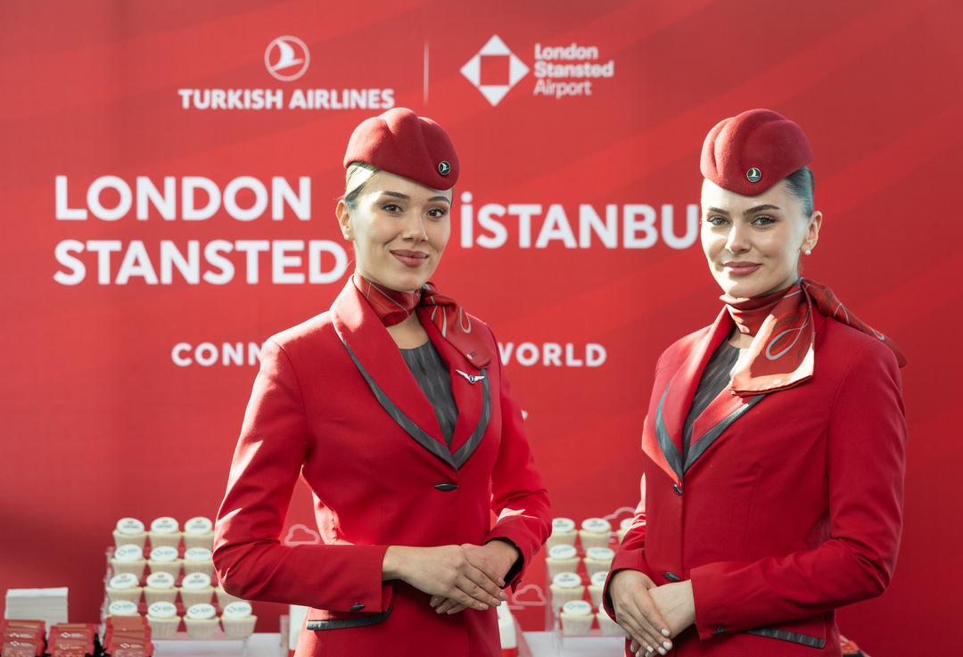 THY, Londra Stansted u&ccedil;uslarına başladı! 1
