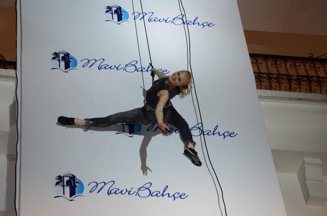 Dikey defile nefesleri kesti 2