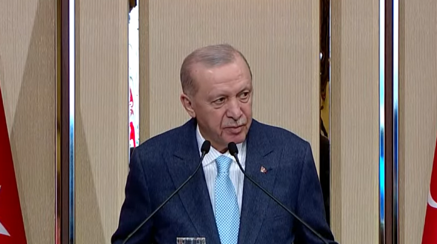 Cumhurbaşkanı Erdoğan: "&Ouml;ğretmene kalkan el geleceğimize kalkmış demektir"