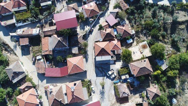 Köyden mahalleye dönen yerleşim yerleri adeta yeniden inşa ediliyor