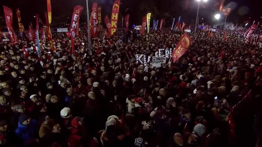 CHP den 19 Mart ın birinci yıl d&ouml;n&uuml;m&uuml;nde Sara&ccedil;hane mitingi: Mansur Yavaş tan &ccedil;arpıcı s&ouml;zler 8