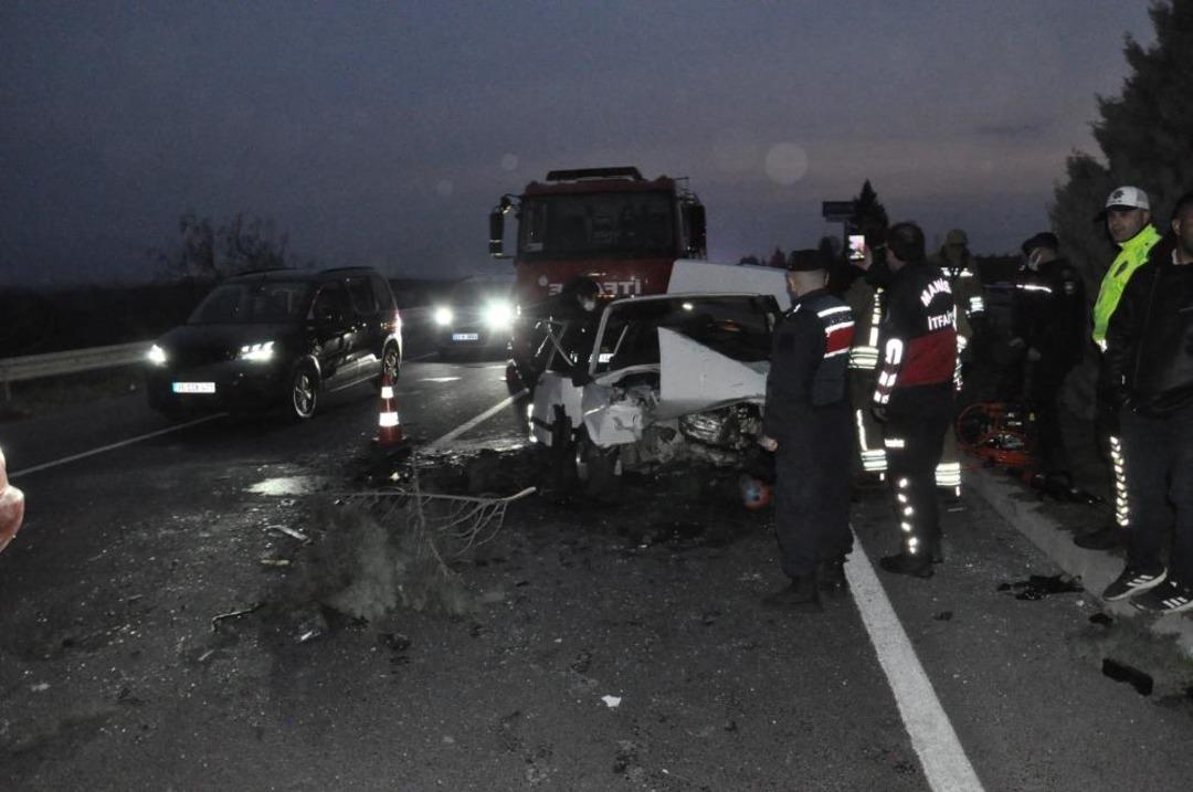 Manisa da feci kaza: 2 &ouml;l&uuml;, 5 yaralı 3
