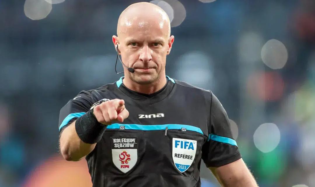 Anfield da dev ma&ccedil; &ouml;ncesi eşine rastlanmamış kriz! Galatasaray - Liverpool ma&ccedil;ında hakem değişti 1