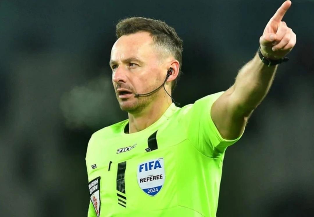 Anfield da dev ma&ccedil; &ouml;ncesi eşine rastlanmamış kriz! Galatasaray - Liverpool ma&ccedil;ında hakem değişti 2