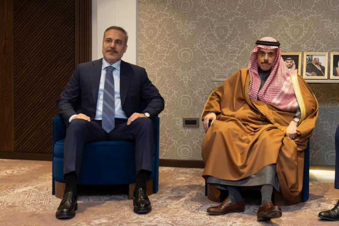 Dışişleri Bakanı Fidan, Katarlı ve &Uuml;rd&uuml;nl&uuml; mevkidaşları ile bir araya geldi 1