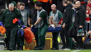 Anfield'da Galatasaray'ın kabus gecesi! Osimhen'in yerine giren Noa Lang kanlar i&ccedil;inde hastaneye kaldırıldı...