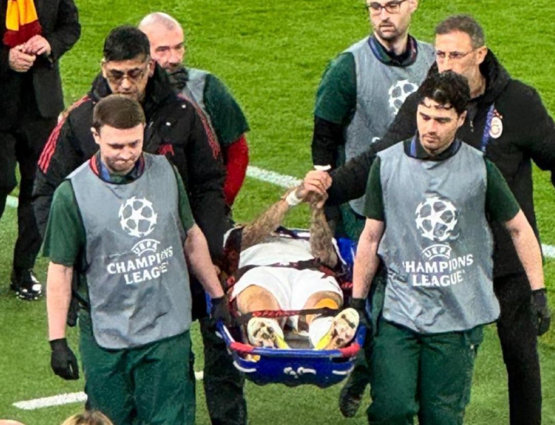 Anfield da Galatasaray ın kabus gecesi! "Noa Lang ın parmağının koptuğu s&ouml;ylendi" 2