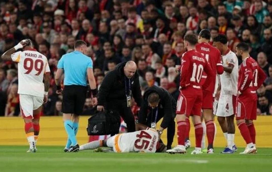 Eyvah Osimhen! Liverpool ma&ccedil;ına devam edememişti: Galatasaray korkutan haberi sabaha karşı a&ccedil;ıkladı  3