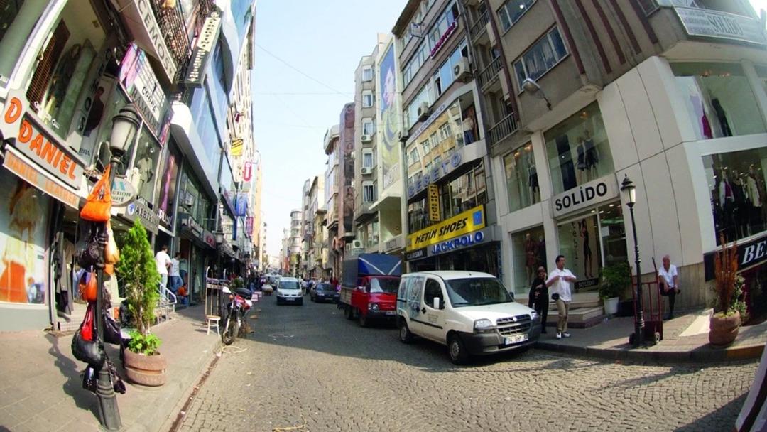 Laleli&rsquo;de alarm zilleri! Kepenkler tek tek iniyor, binlerce kişi işsiz kaldı 1