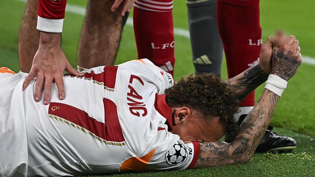 Eyvah Osimhen! Liverpool ma&ccedil;ına devam edememişti: Galatasaray korkutan haberi sabaha karşı a&ccedil;ıkladı  6