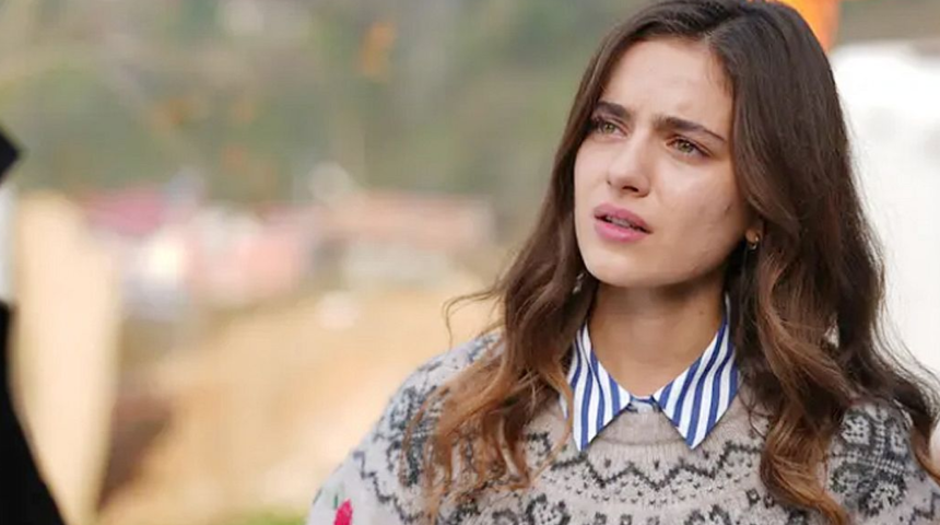 Ava Yaman&rsquo;ın iftar yemeğindeki tarzı sosya medyayı ikiye b&ouml;ld&uuml;! 