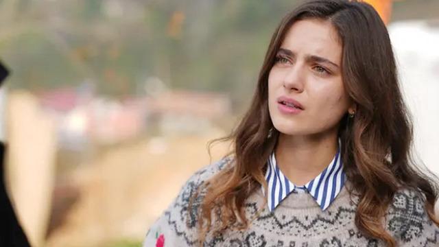 Ava Yaman’ın iftar yemeğindeki tarzı sosya medyayı ikiye böldü! 