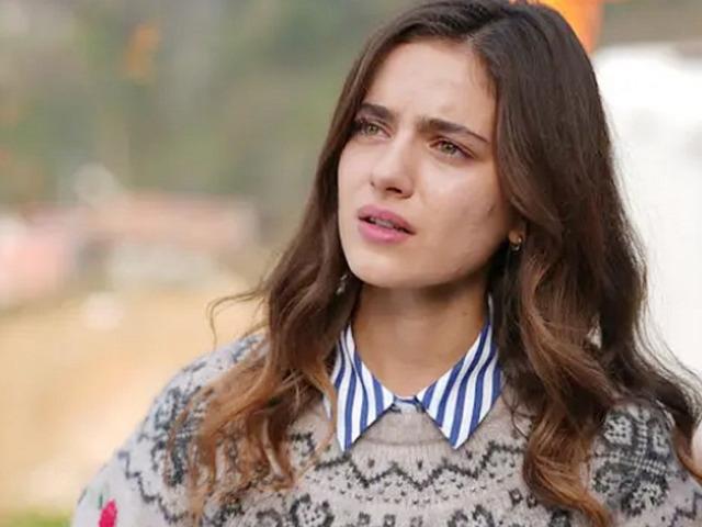 İftar yemeğindeki tarzı eleştirildi! "Biraz saygı" deyince...