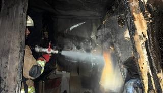 Alevlere teslim olan konteyner yanarak kullanılamaz hale geldi