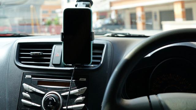 Aracında telefon tutacağı bulunduranlar dikkat! 21 bin TL ceza yiyebilirsiniz