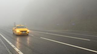 D-100 kara yolunun Bolu Dağı geçişinde sis ve sağanak etkili oldu