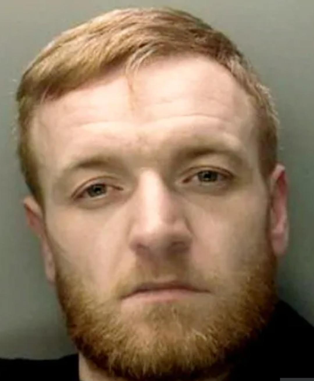 Soymaya girdiği d&uuml;kkandan &ccedil;ıkmak i&ccedil;in polise yalvardı! 2