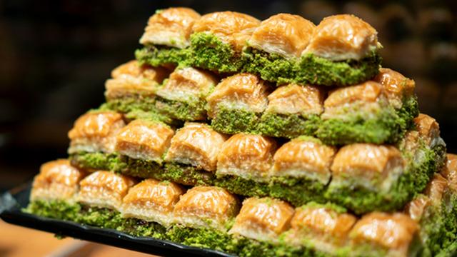 Bayram baklavasında büyük hile! İçinden çıkanlar şaşırtıyor: Ustalar uyardı