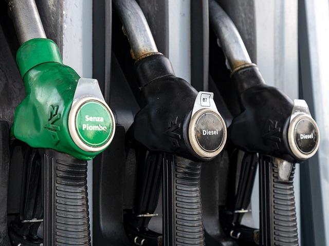 İtalya'da h&uuml;k&uuml;metten akaryakıt fiyatlarında ge&ccedil;ici vergi indirimi
