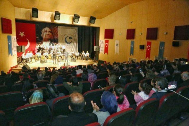 Adıyaman’da ‘Yiğitlerin Türküsü’ adlı konser düzenledi