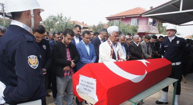 Kalp krizinden ölen polis memuru, memleketi Alaşehir'de toprağa verildi