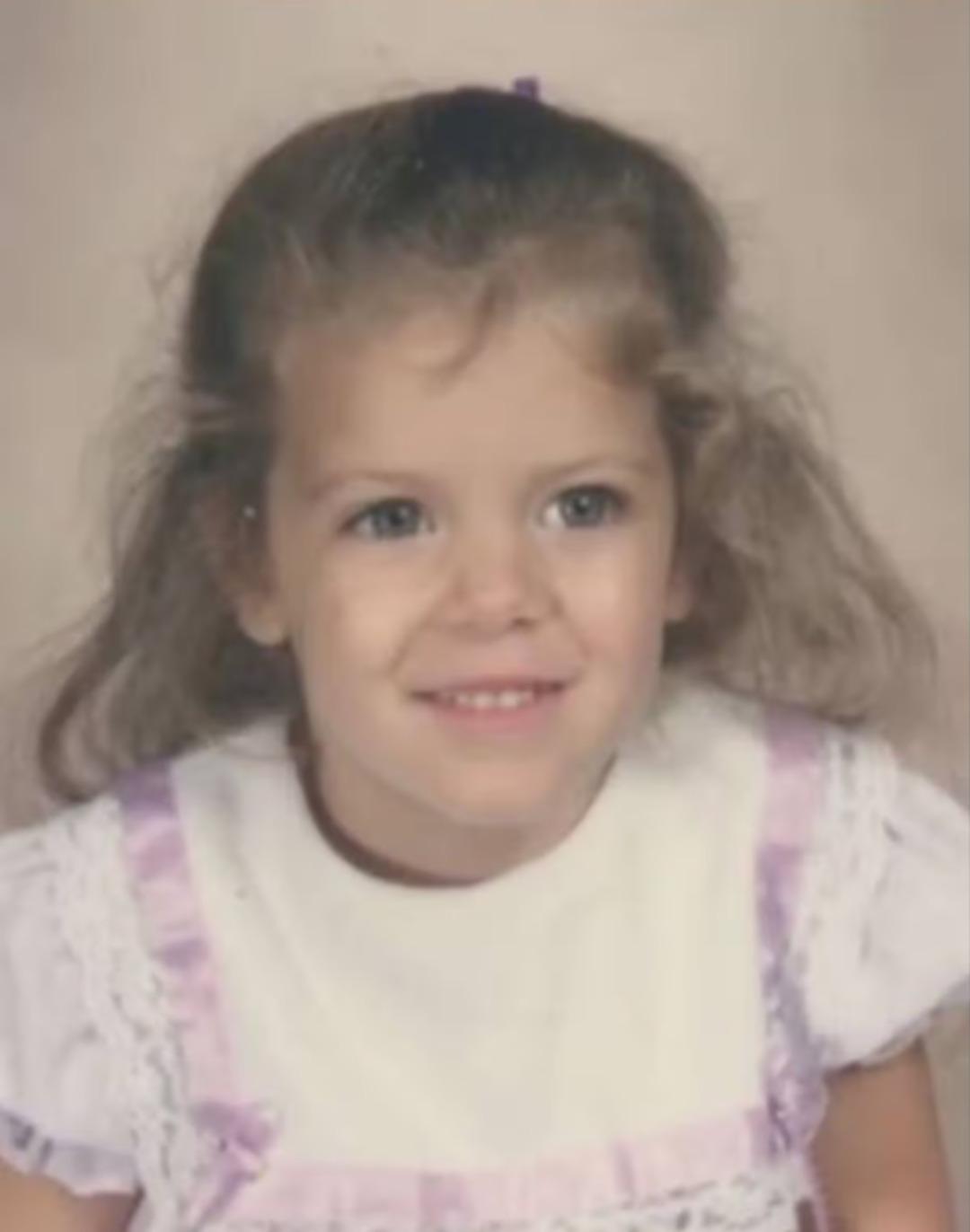 Kendini psikolog olarak tanıtıp kadının g&ouml;zlerine deterjan enjekte etti! 1