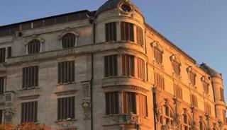 İstanbul'un en eski apartmanlarından biriydi! Şişhane'deki Frej Apartmanı satıldı