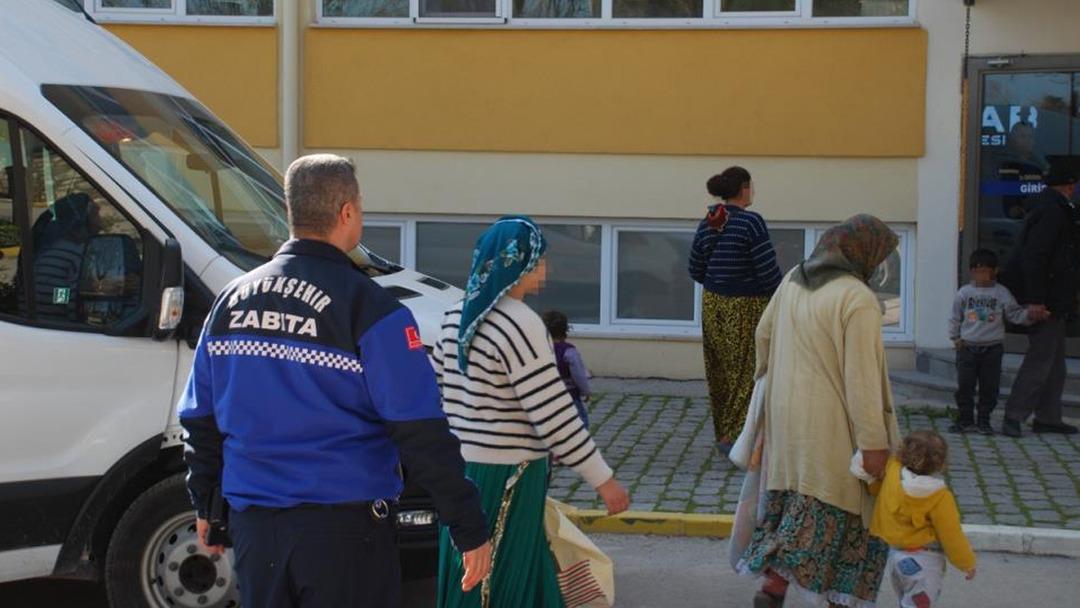 Mevsimlik dilenciler şehir şehir geziyor! &Uuml;zerinden &ccedil;ıkan para say say bitmedi 2